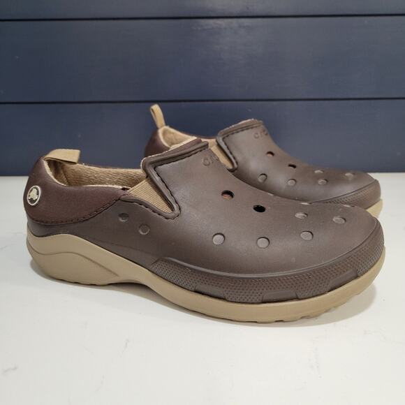 CROCS Other - Crocs Slip On Closed Heel Lined Shoes Size 10